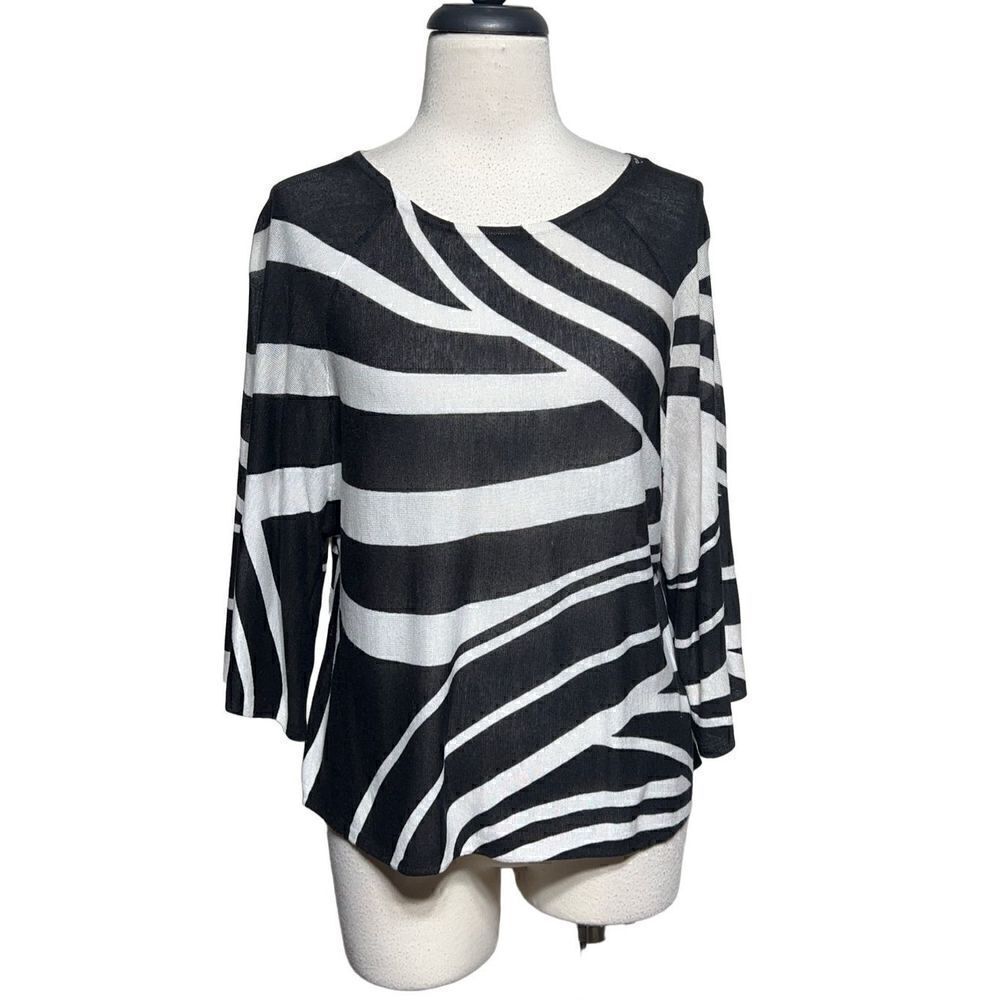 Chico's Size 0 3/4 Sleeve Animal Print Blouse Top Black & White Small